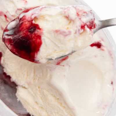 Gelato Ninho com frutas vermelhas